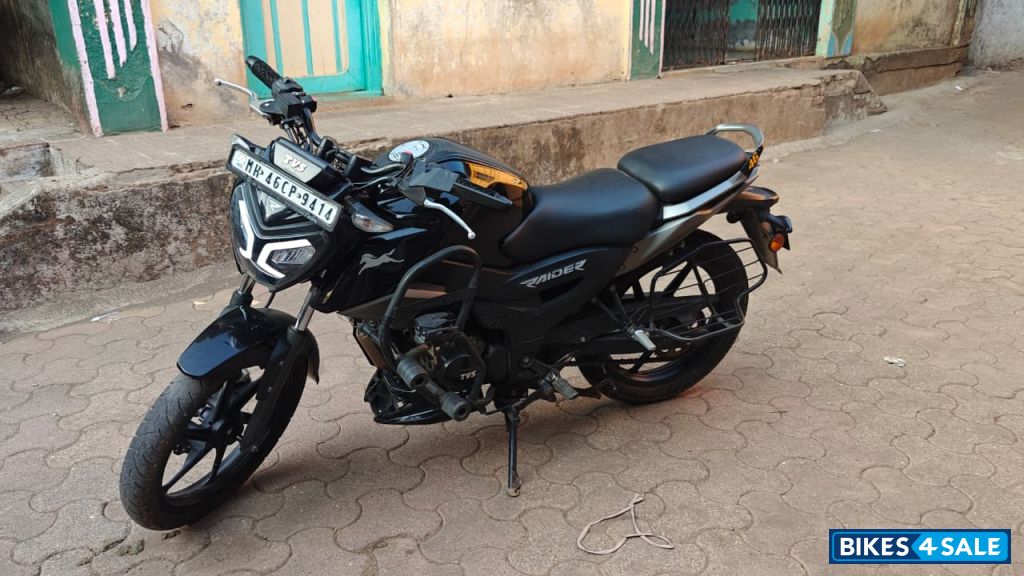Black TVS Raider Split Seat Black TVS Raider Split Seat