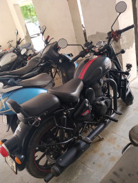Stealth Black Royal Enfield Classic Stealth Black