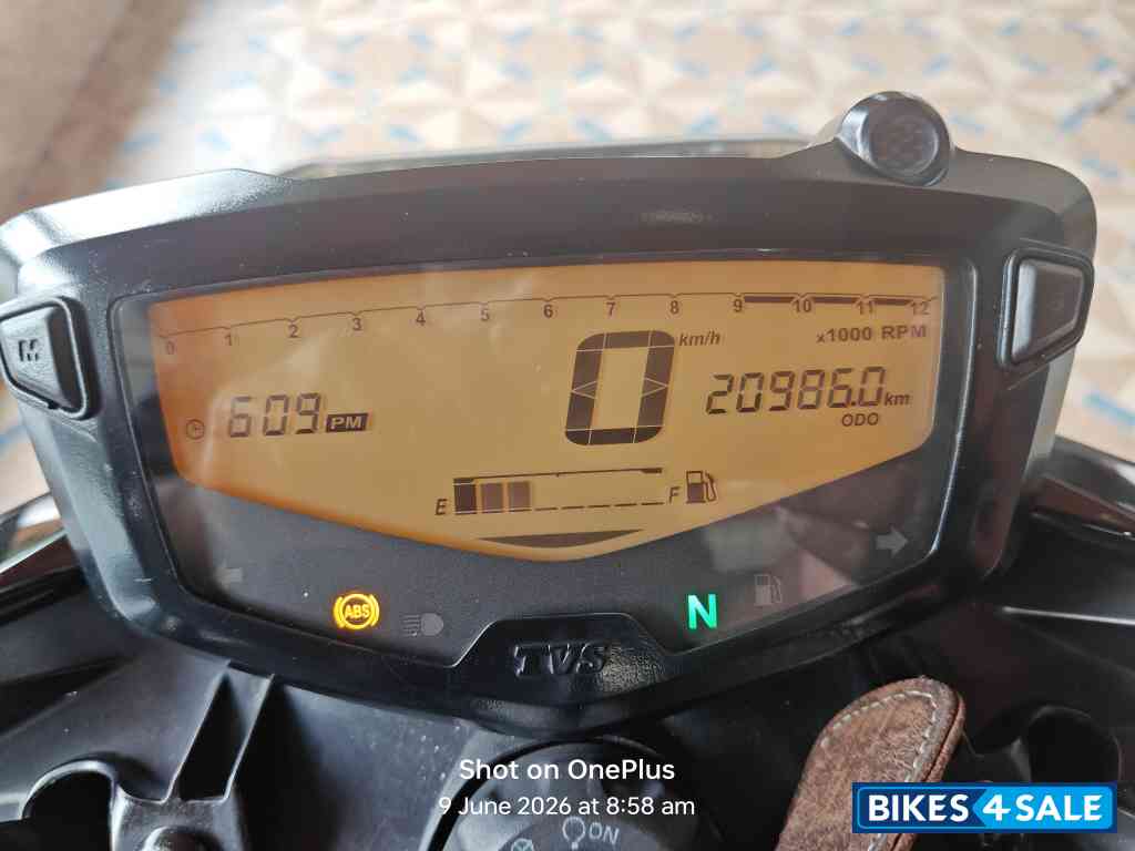 Black TVS Apache RTR 160 4V Black TVS Apache RTR 160 4V