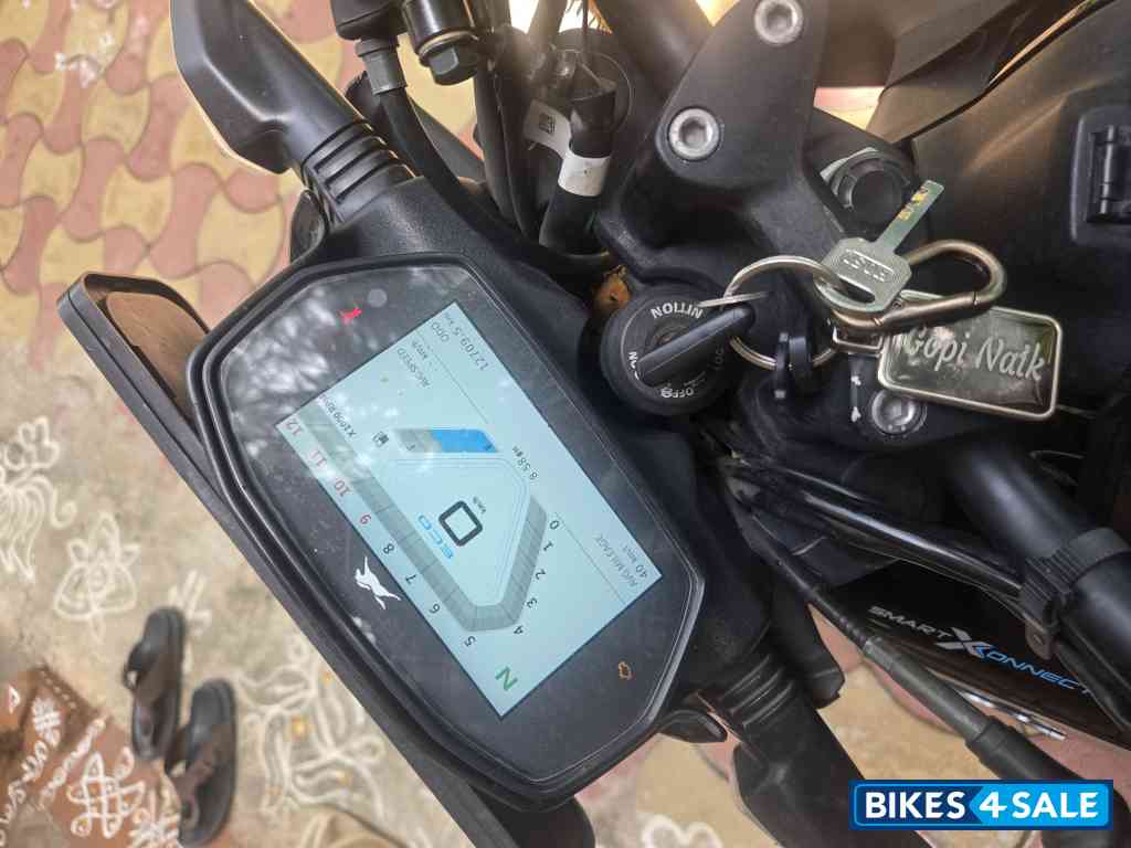 Black TVS Raider SX