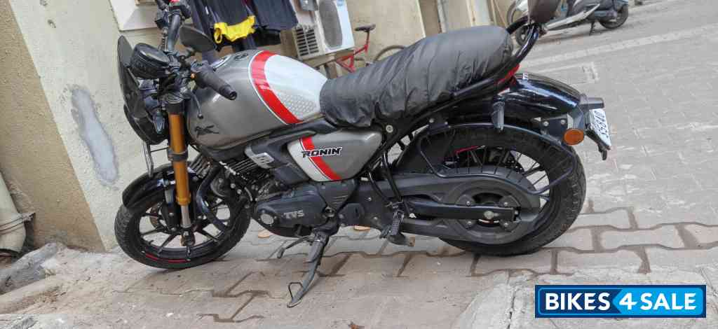 Nimbus Grey (limited Edition) TVS Ronin TD Special Edition Nimbus Grey (limited Edition) TVS Ronin TD Special Edition