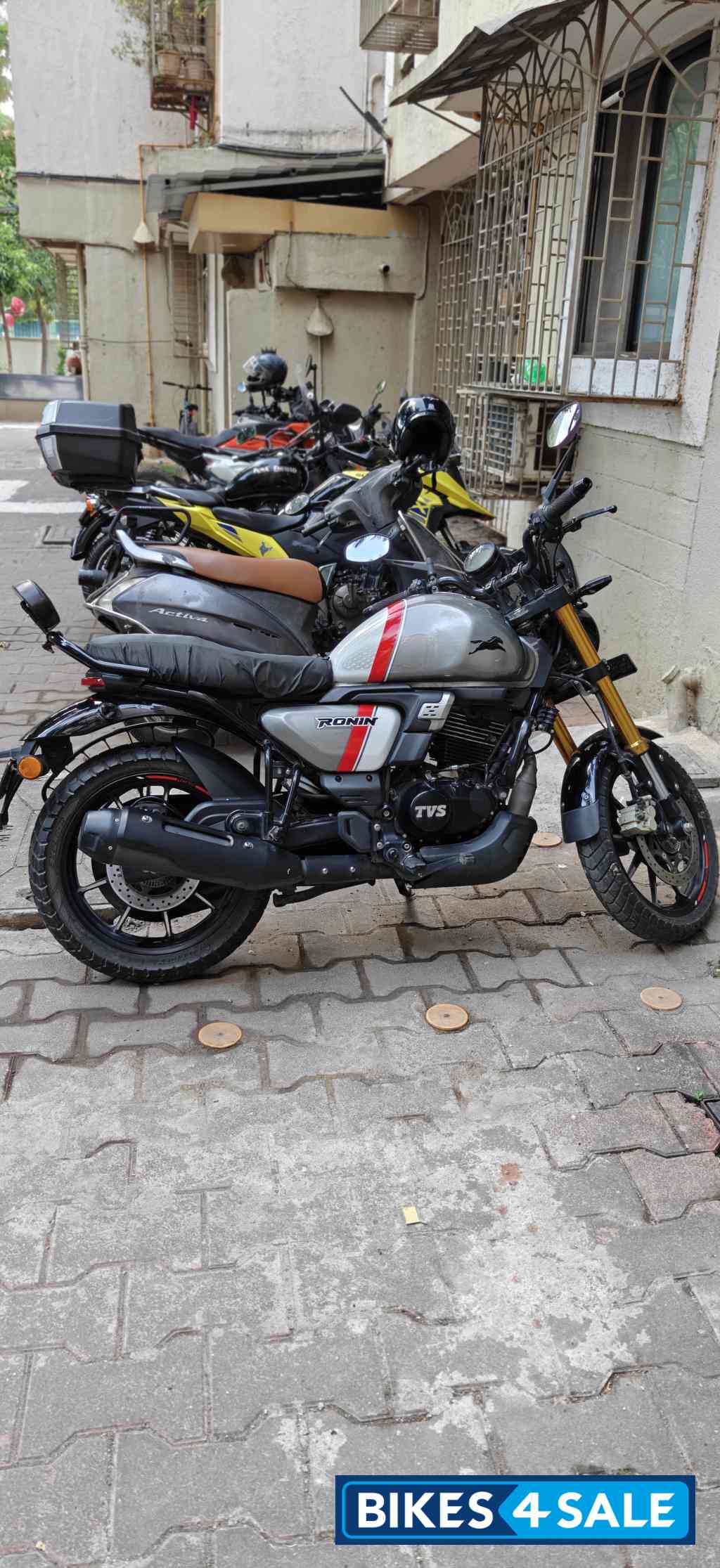 Nimbus Grey (limited Edition) TVS Ronin TD Special Edition Nimbus Grey (limited Edition) TVS Ronin TD Special Edition
