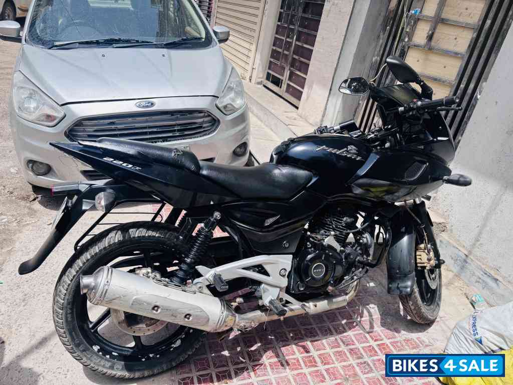 Bajaj Pulsar 220F Bajaj Pulsar 220F