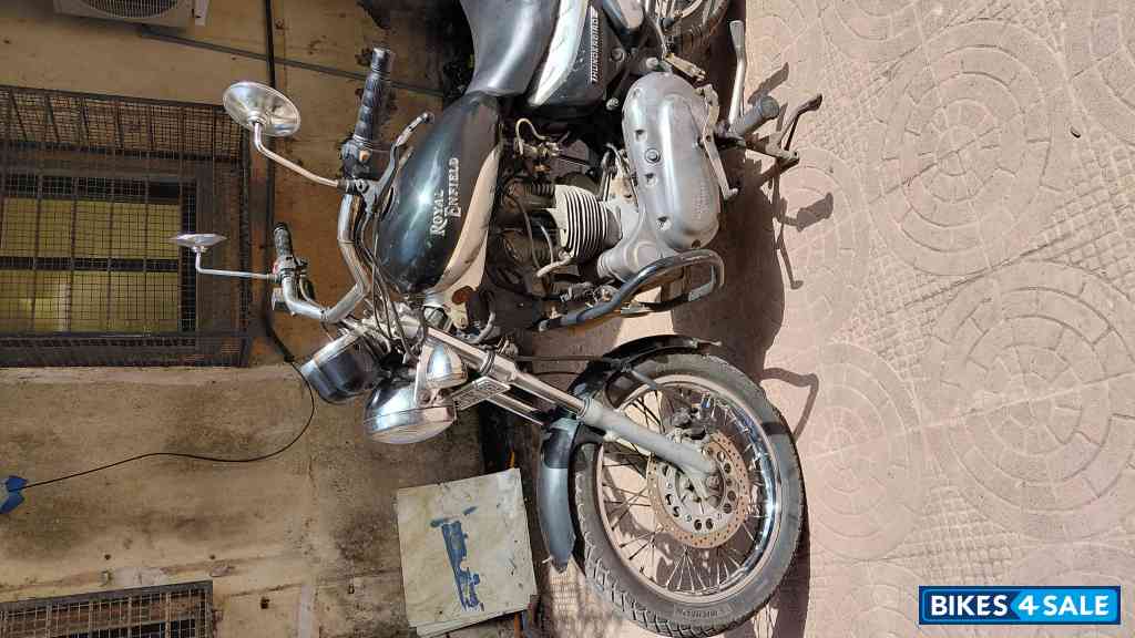 Black Royal Enfield Thunderbird Black Royal Enfield Thunderbird