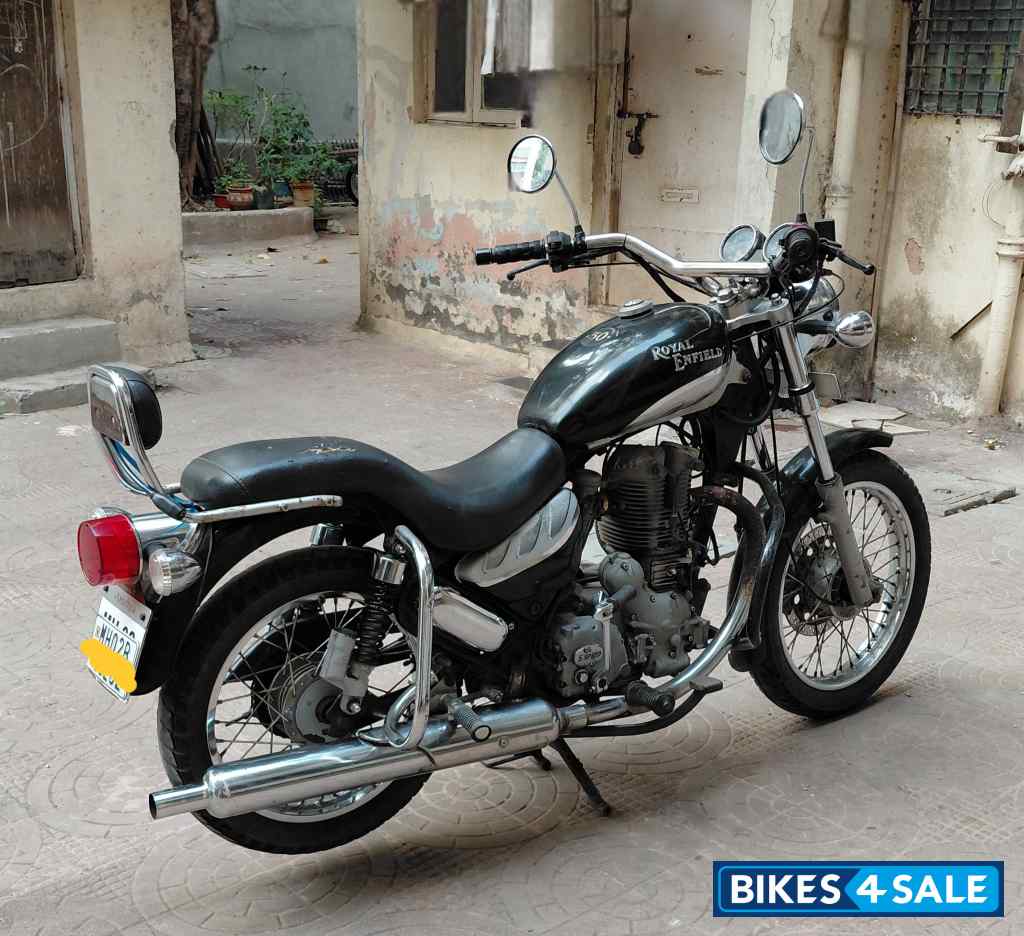 Black Royal Enfield Thunderbird Black Royal Enfield Thunderbird