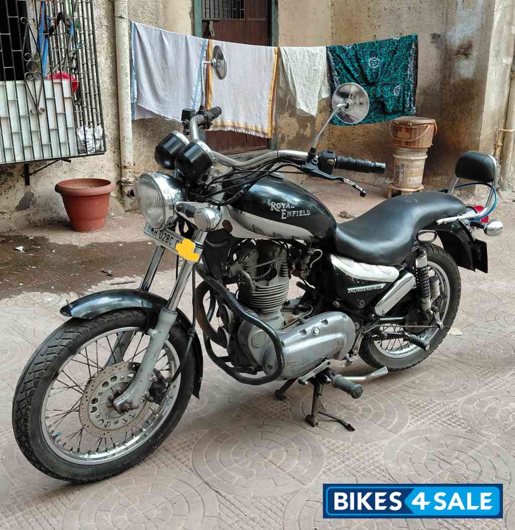 Black Royal Enfield Thunderbird Black Royal Enfield Thunderbird