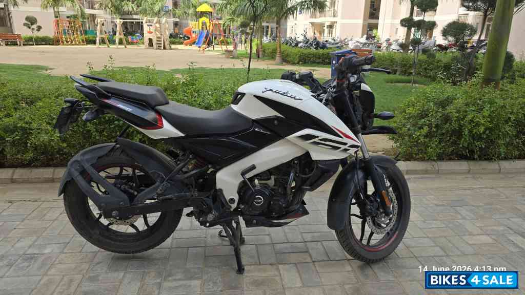 Bajaj Pulsar NS 160 BS6