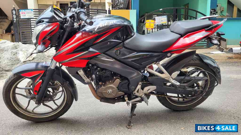 Bajaj Pulsar 200 NS