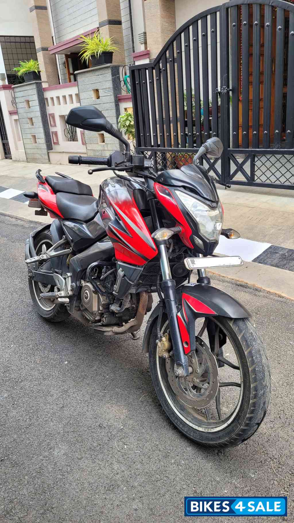 Bajaj Pulsar 200 NS Bajaj Pulsar 200 NS