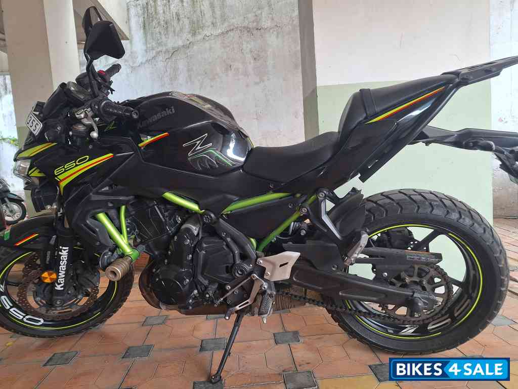 Black Neon Kawasaki Z650 BS6 2021 Black Neon Kawasaki Z650 BS6 2021