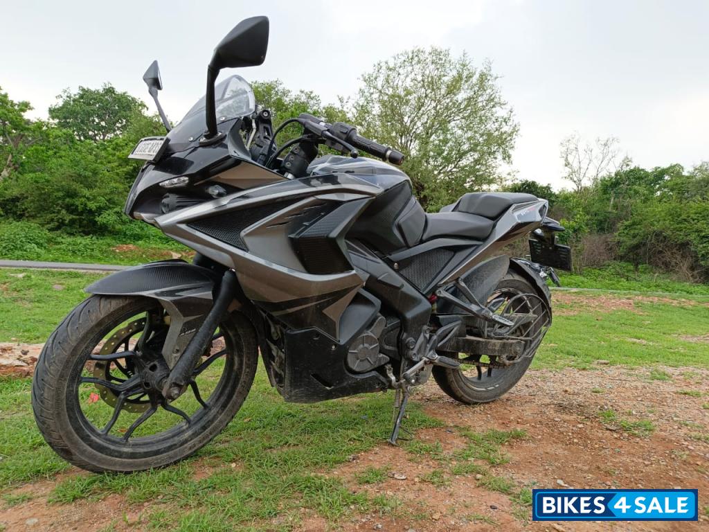 Bajaj Pulsar RS 200 BS6
