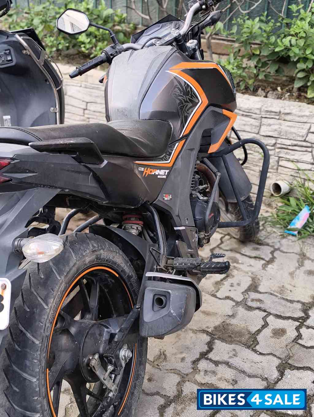 Black Orange Honda CB Hornet 160R