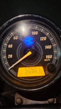 Black Bajaj Avenger 220 DTS-i