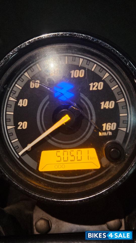 Black Bajaj Avenger 220 DTS-i Black Bajaj Avenger 220 DTS-i