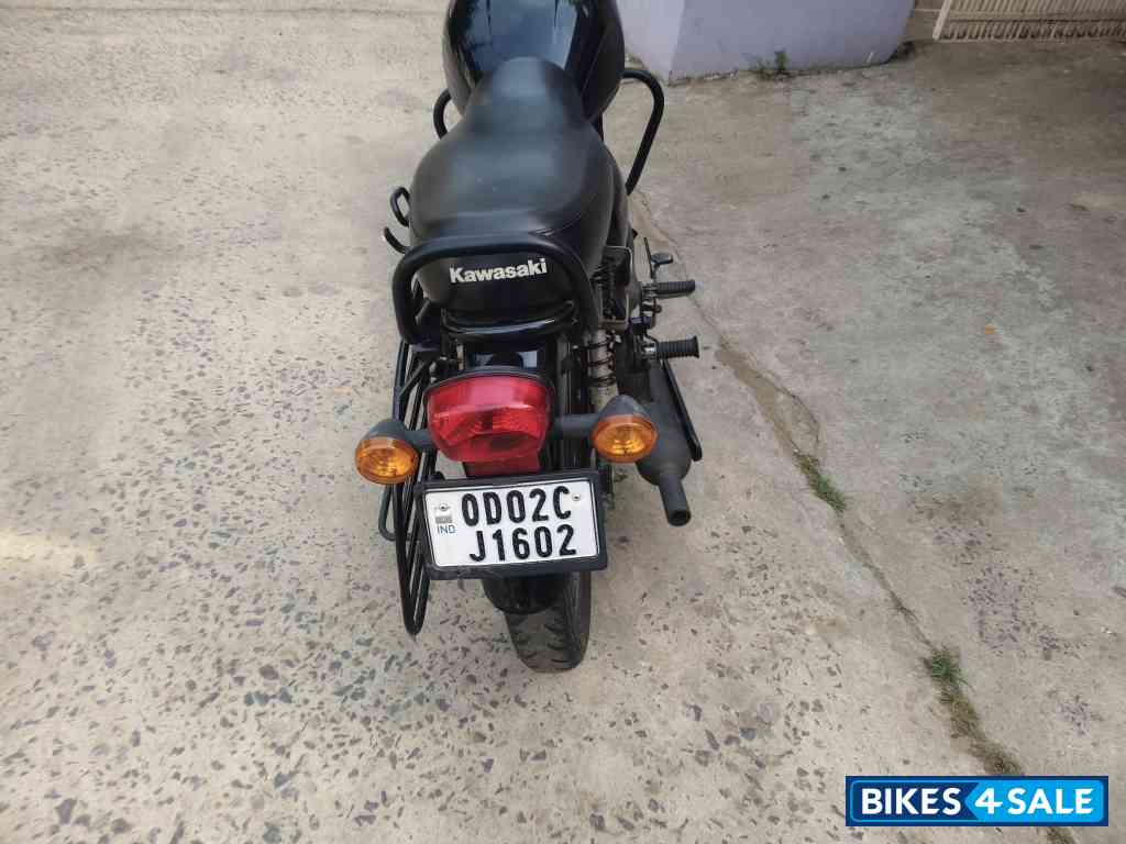 Kawasaki W175 BS6 2023