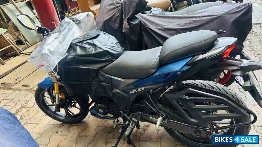 Matt Blue Honda Hornet 2.0 Matt Blue Honda Hornet 2.0