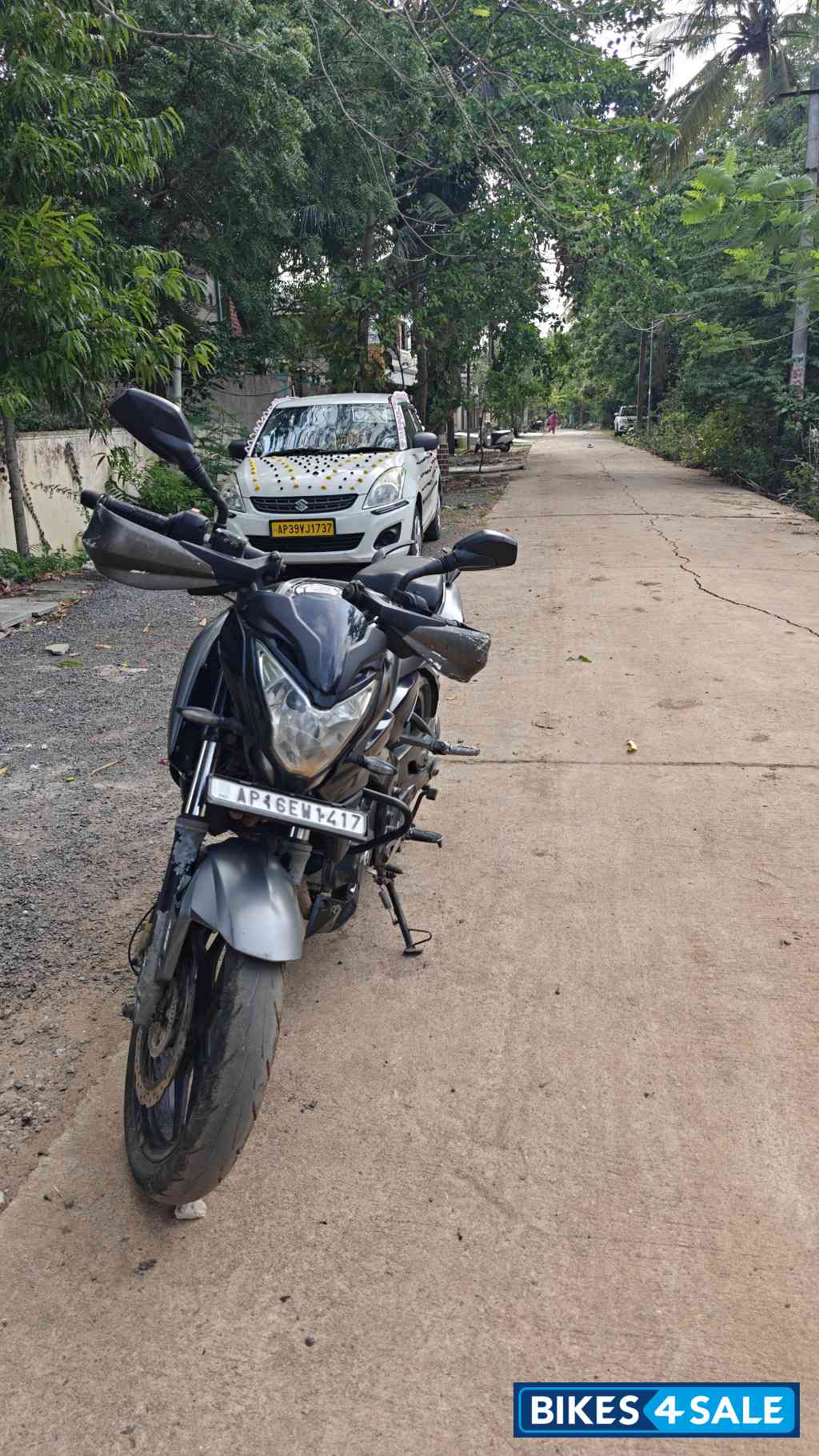 Black Bajaj Pulsar 200 NS ABS Black Bajaj Pulsar 200 NS ABS