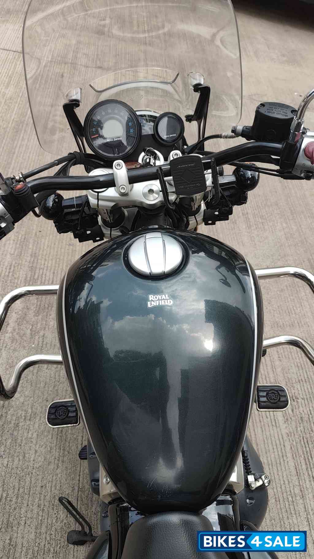 Astrel Green Royal Enfield Super Meteor 650 Astrel Green Royal Enfield Super Meteor 650