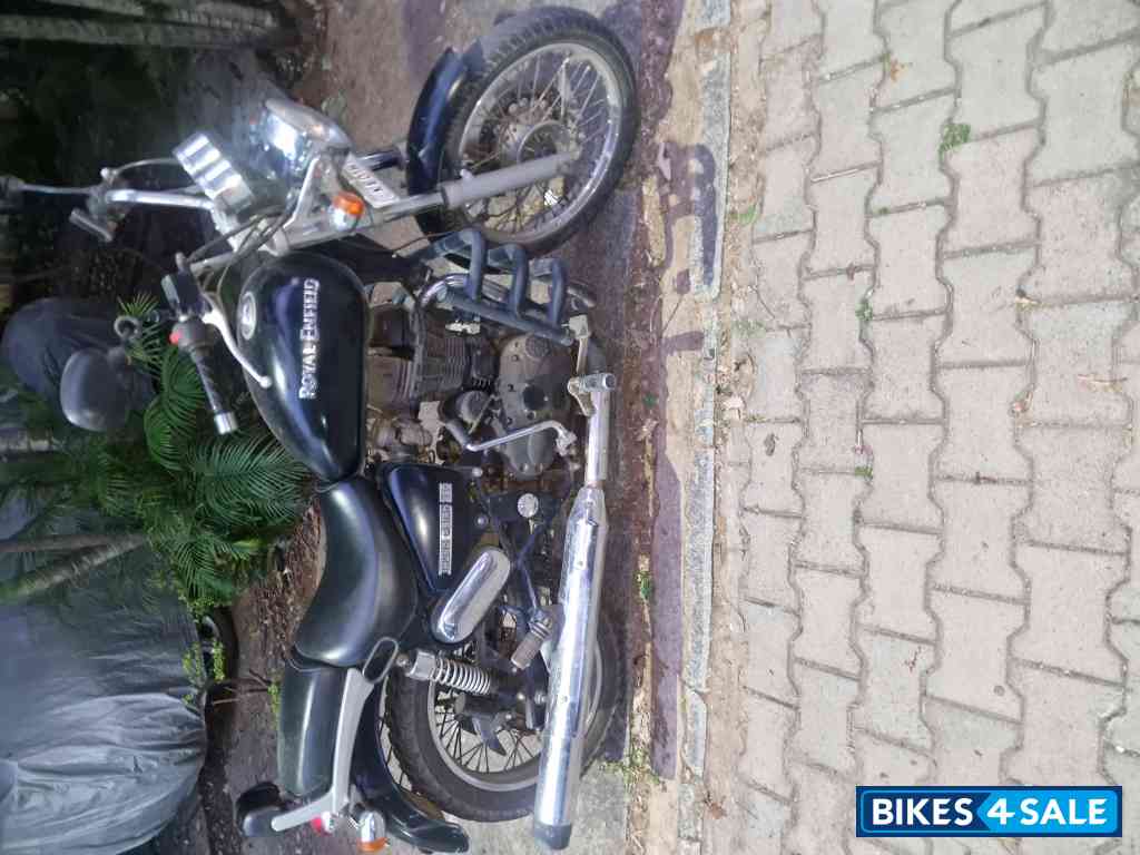 Black Royal Enfield Thunderbird 350