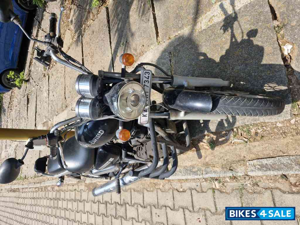 Black Royal Enfield Thunderbird 350 Black Royal Enfield Thunderbird 350