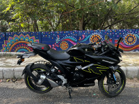 Sparkle Black Suzuki Gixxer SF