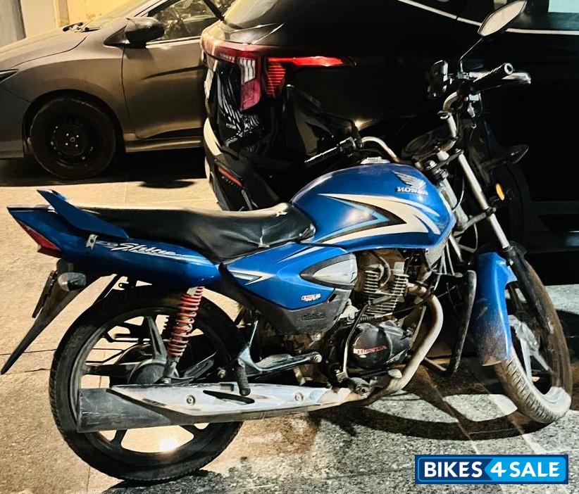 Blue Honda Shine 125