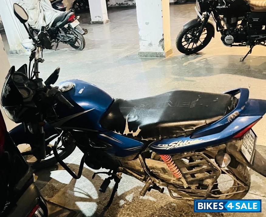 Blue Honda Shine 125