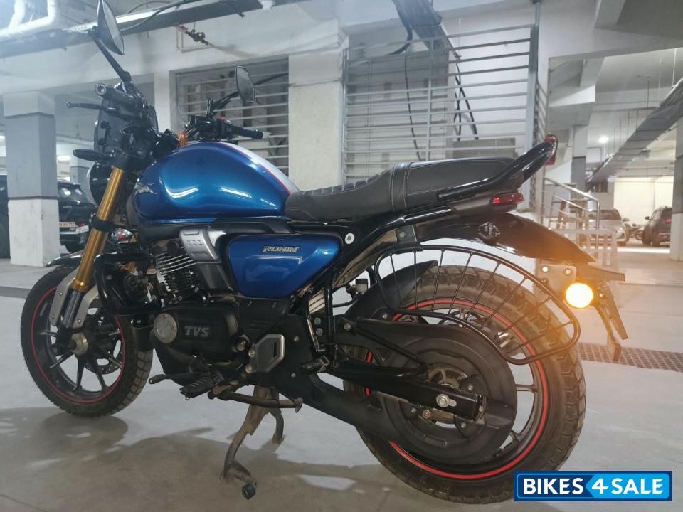 Blue TVS Ronin DS Blue TVS Ronin DS