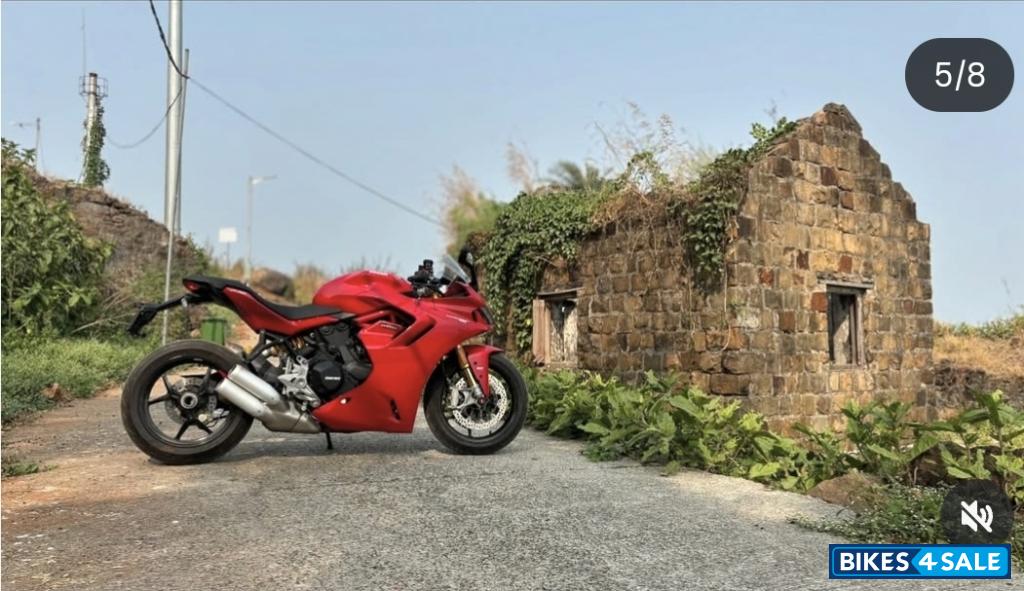 Red Ducati SuperSport S