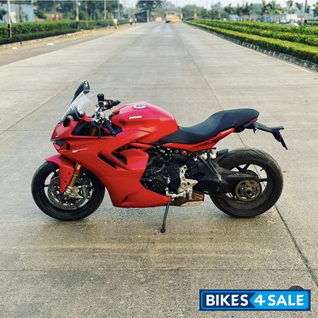 Red Ducati SuperSport S