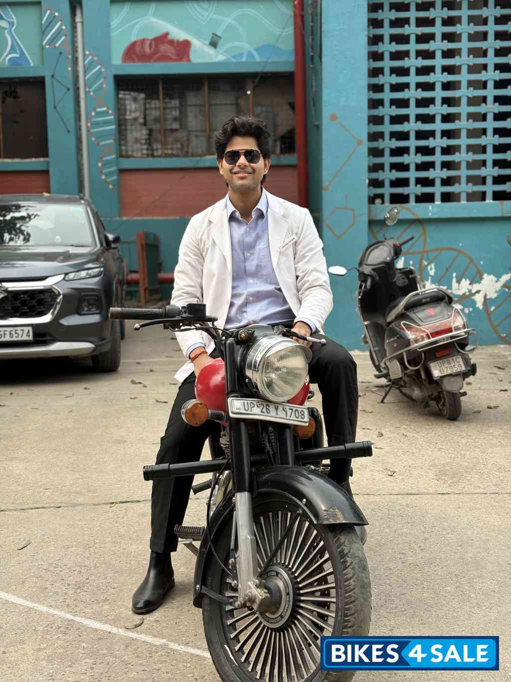 Royal Enfield Classic 350 Redditch Red