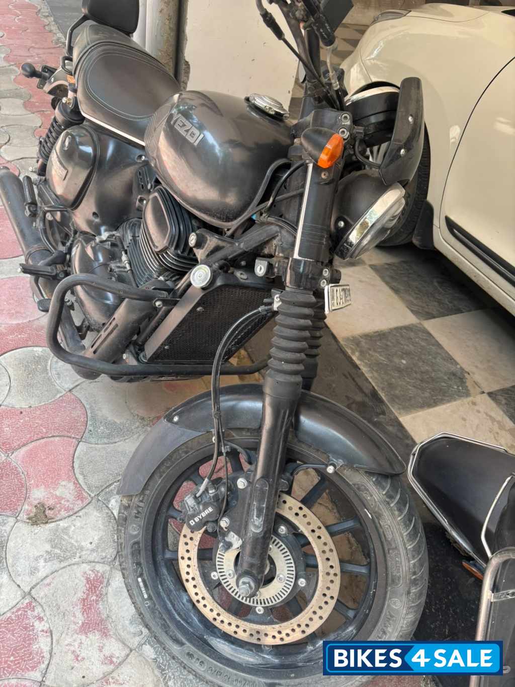 Yezdi Roadster Dark Yezdi Roadster Dark