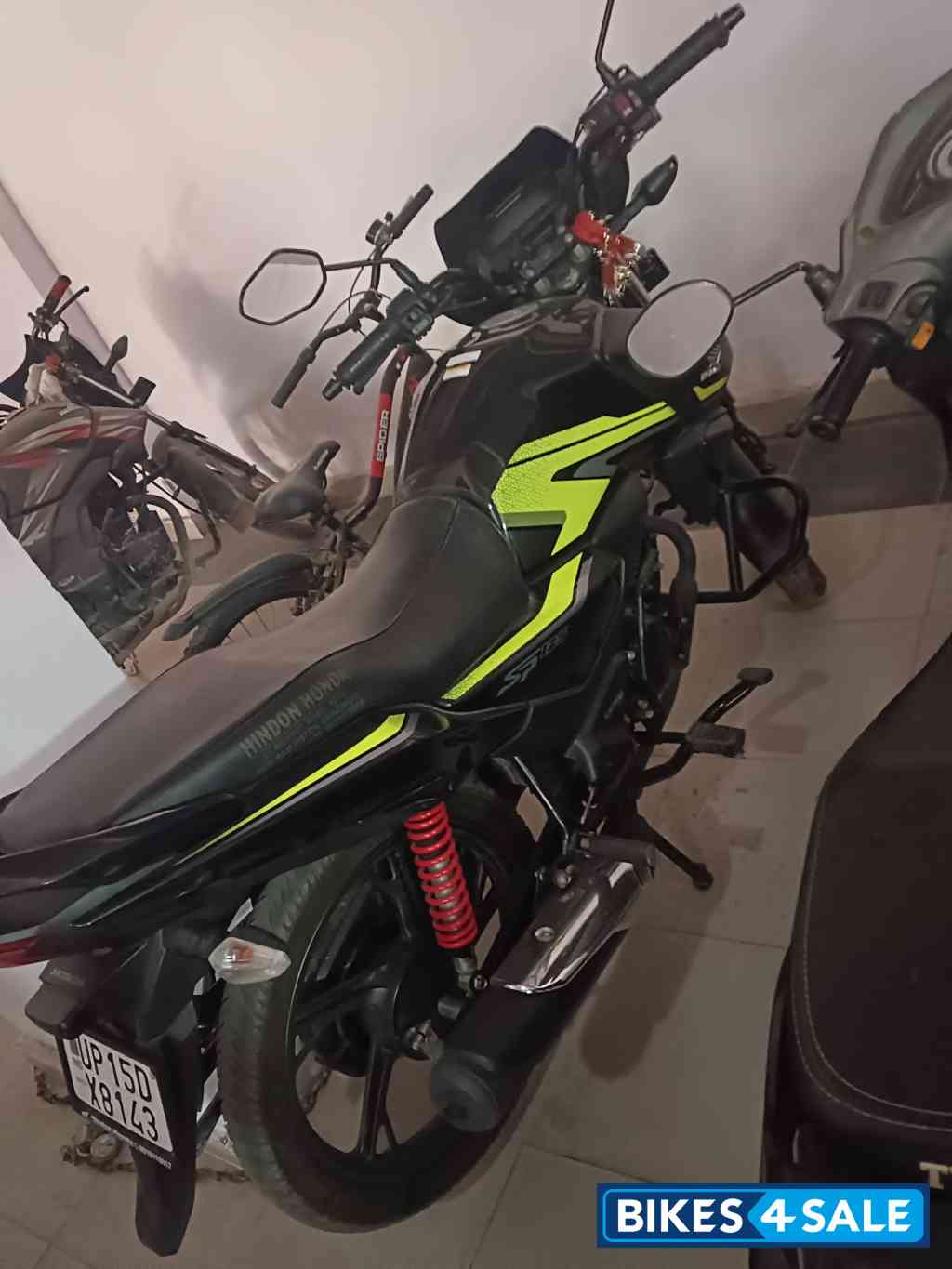 Black Honda SP125