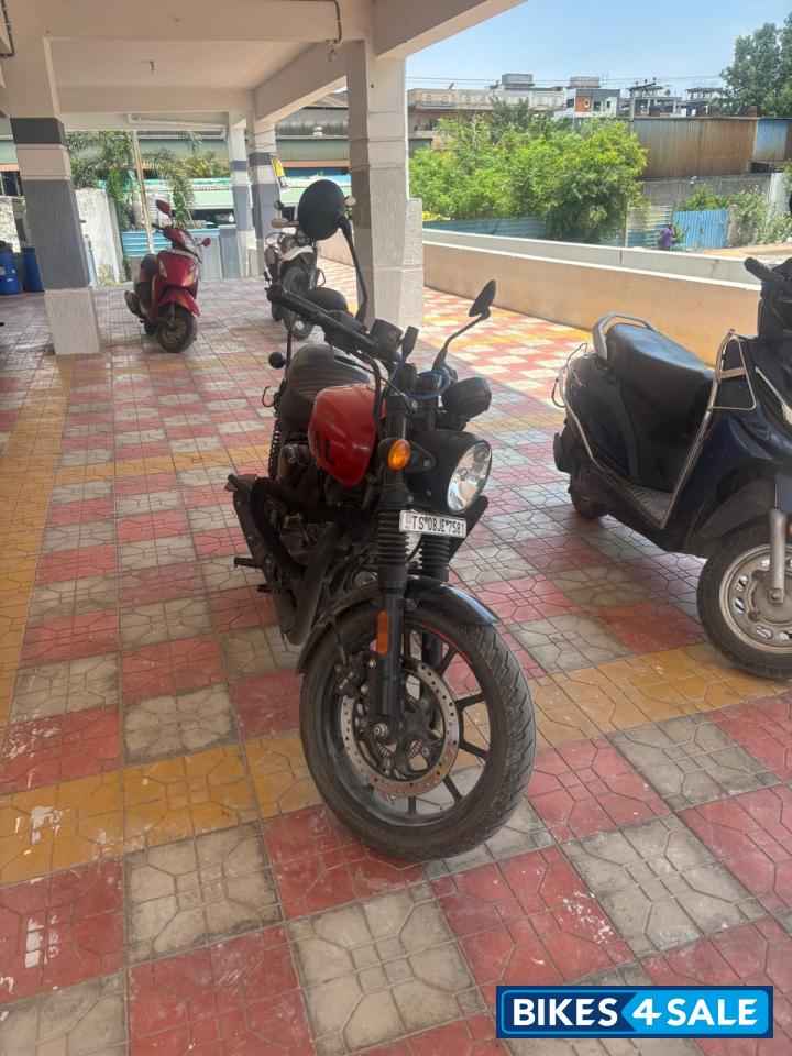 Royal Enfield Hunter 350 Metro