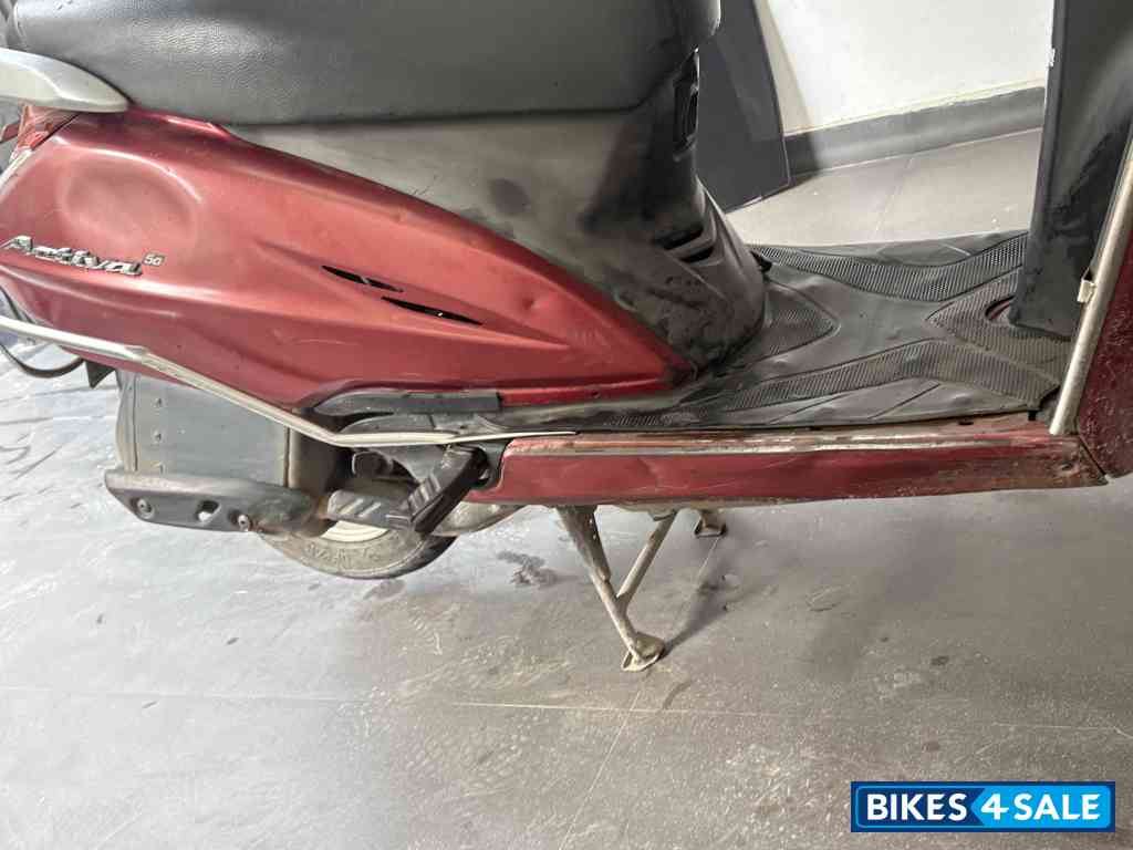 Red Honda Activa 5G