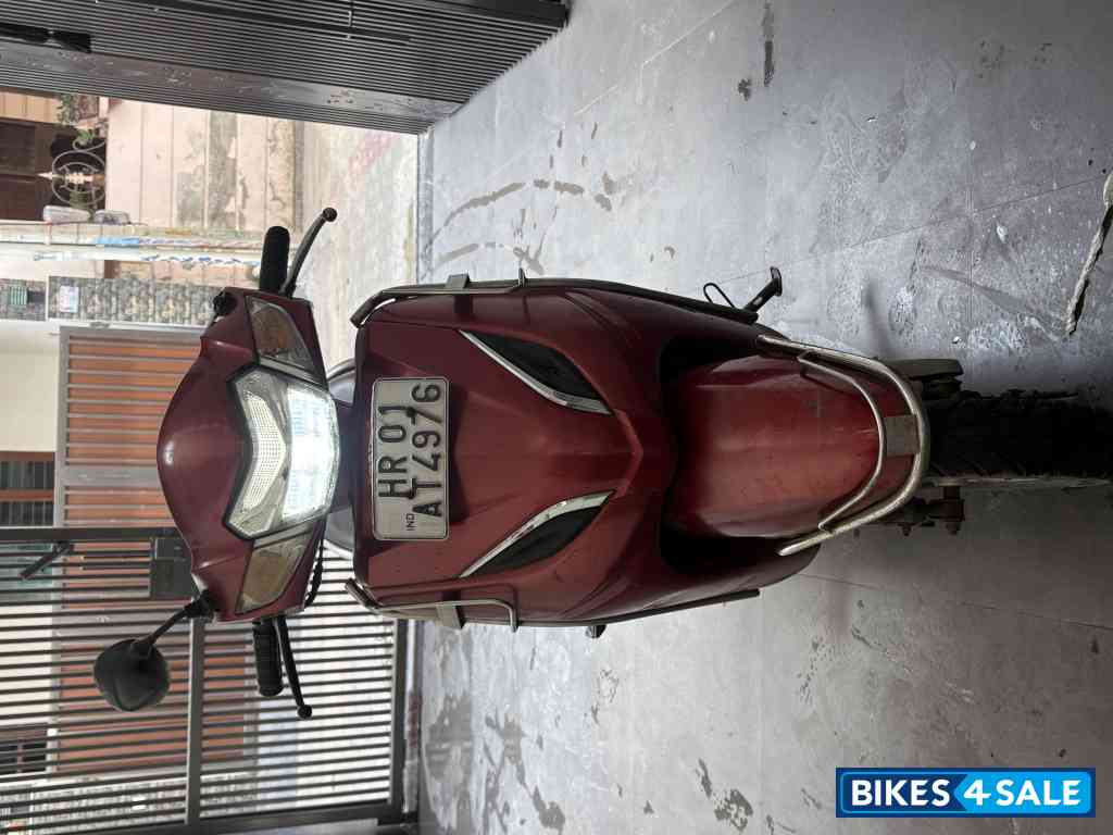 Red Honda Activa 5G