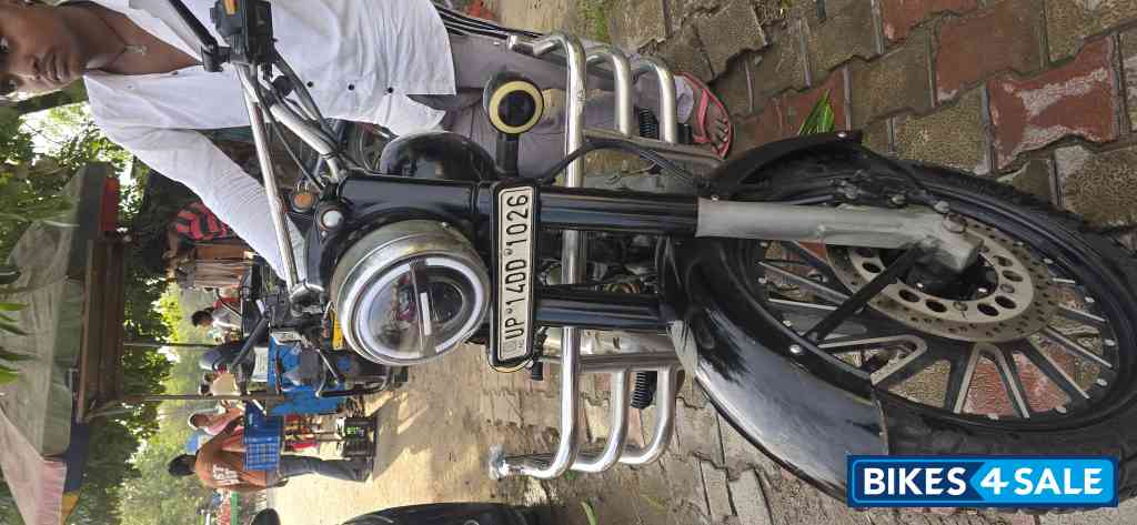 Black Royal Enfield Classic 350 Black Royal Enfield Classic 350
