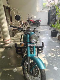 Green Royal Enfield Classic 500