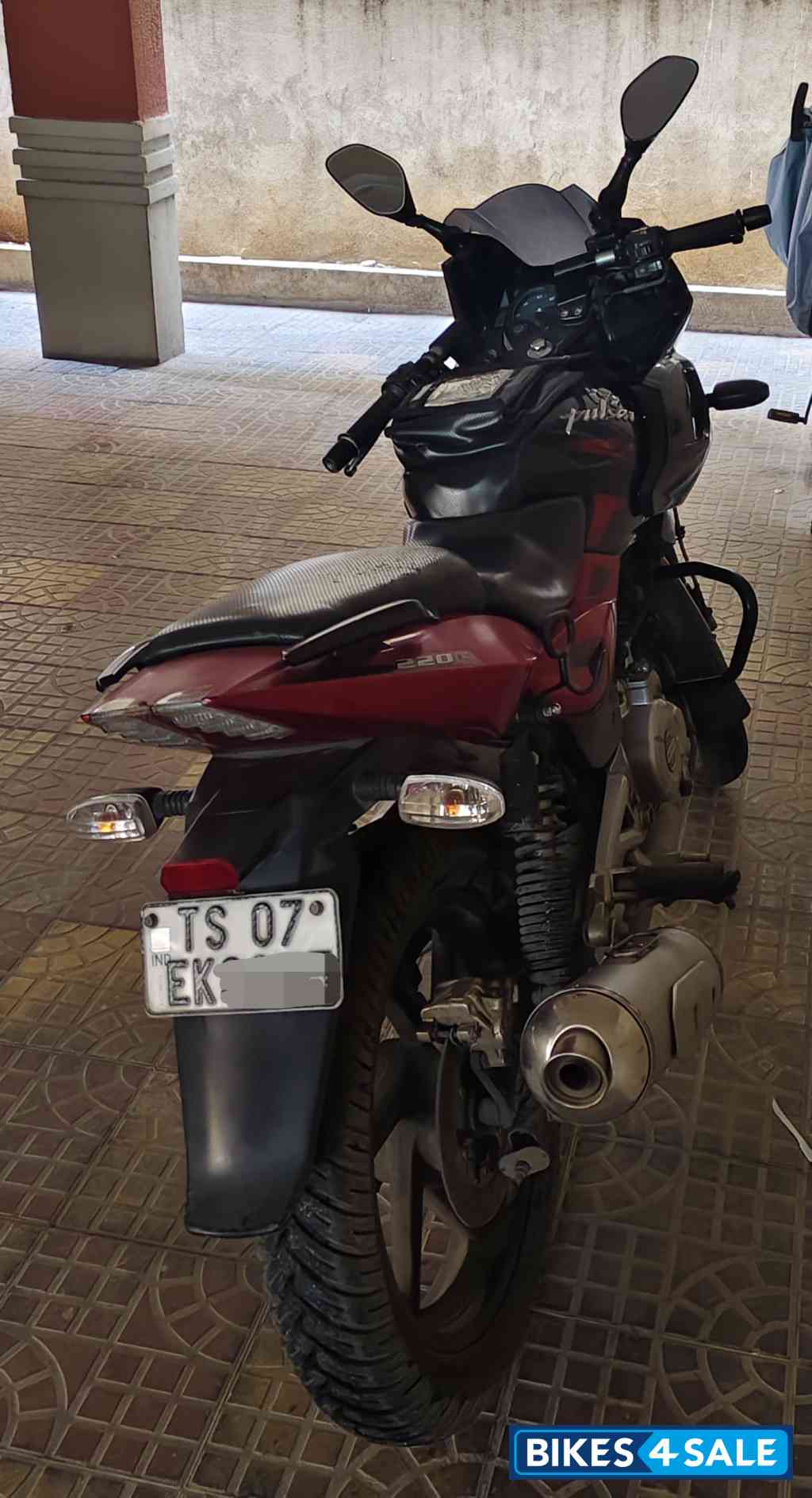 Wine Red Bajaj Pulsar 220F