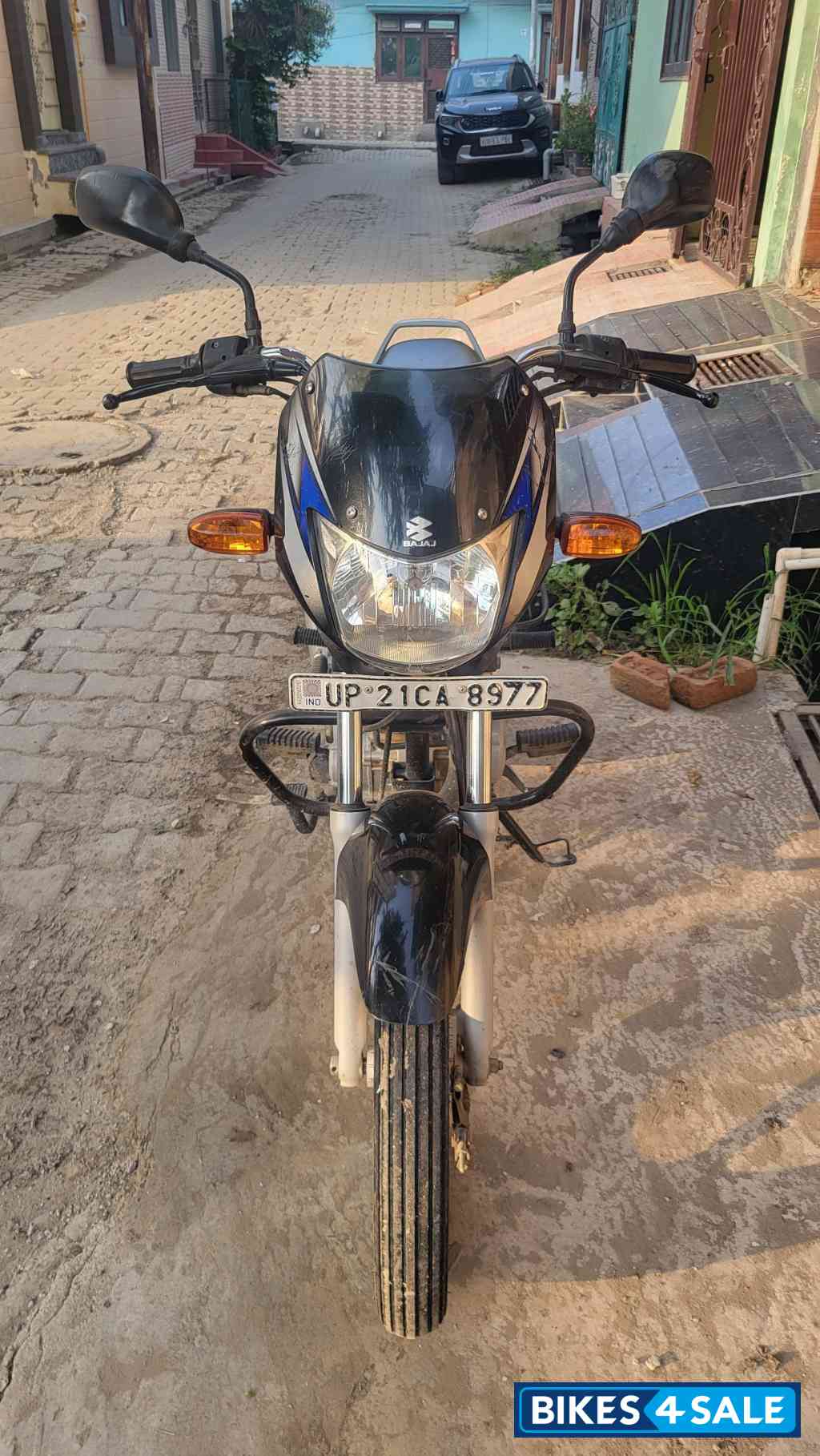 Blue Black Bajaj CT 100 ES Blue Black Bajaj CT 100 ES