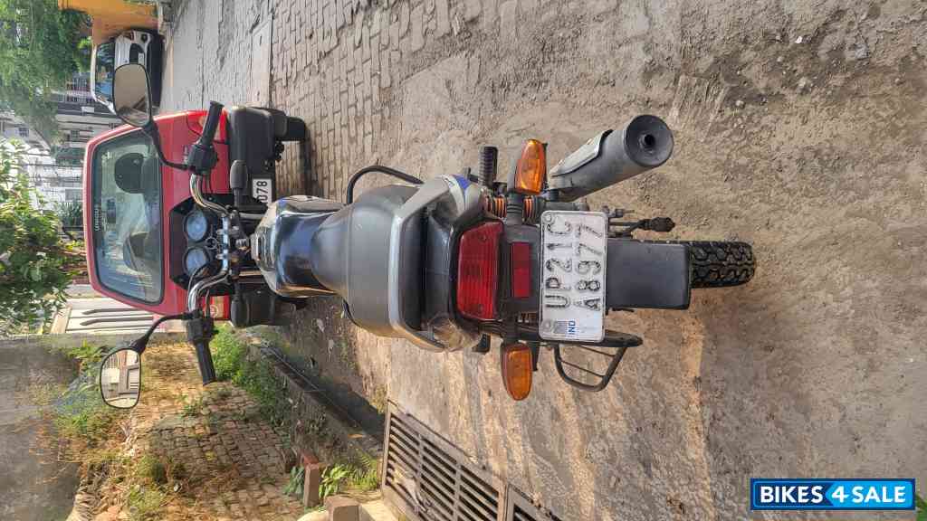Blue Black Bajaj CT 100 ES Blue Black Bajaj CT 100 ES