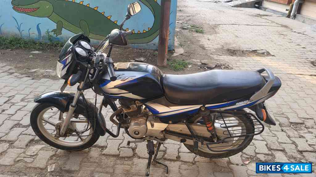 Blue Black Bajaj CT 100 ES Blue Black Bajaj CT 100 ES