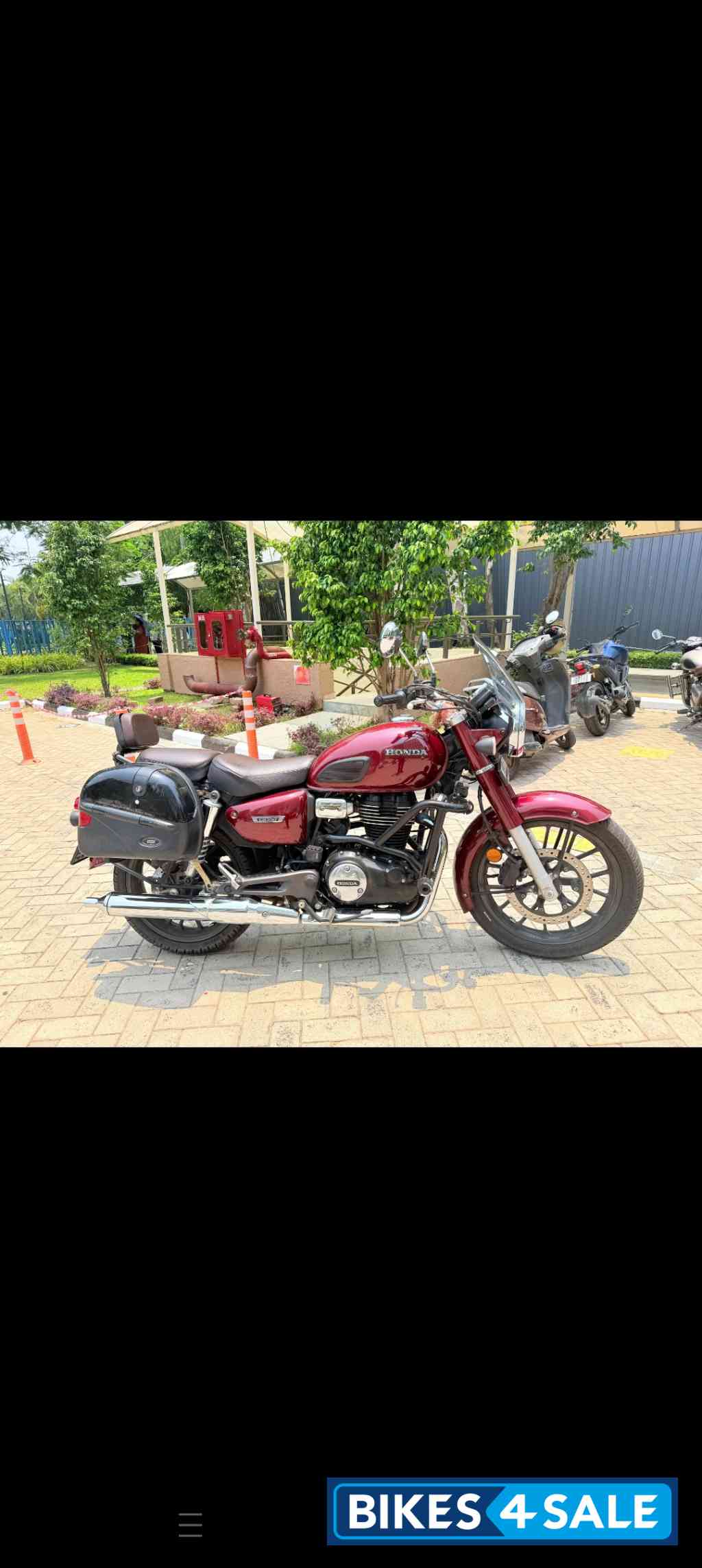 Red Honda CB350 DLX Pro Red Honda CB350 DLX Pro