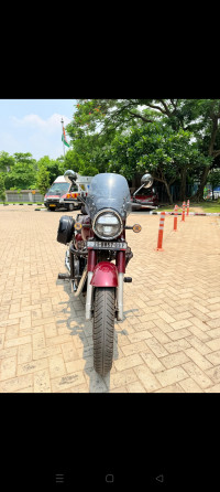 Red Honda CB350 DLX Pro