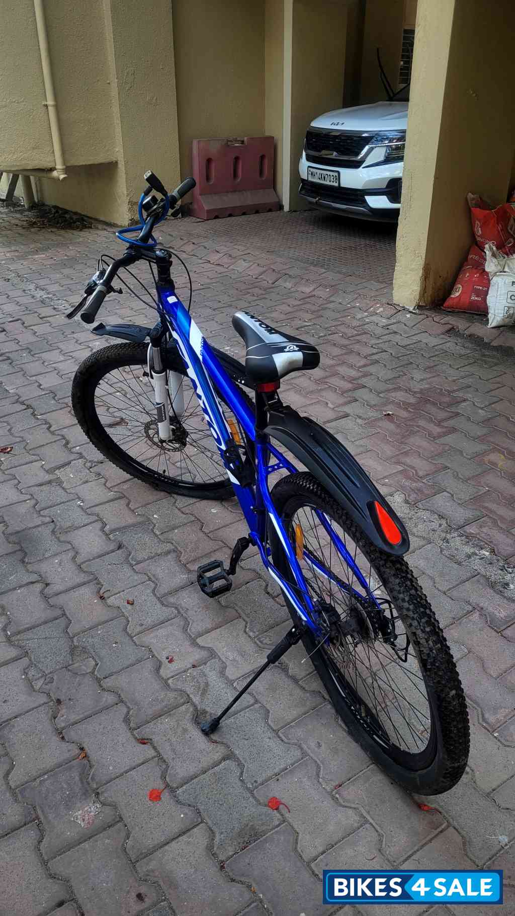 Blue Bicycle  Fantom
