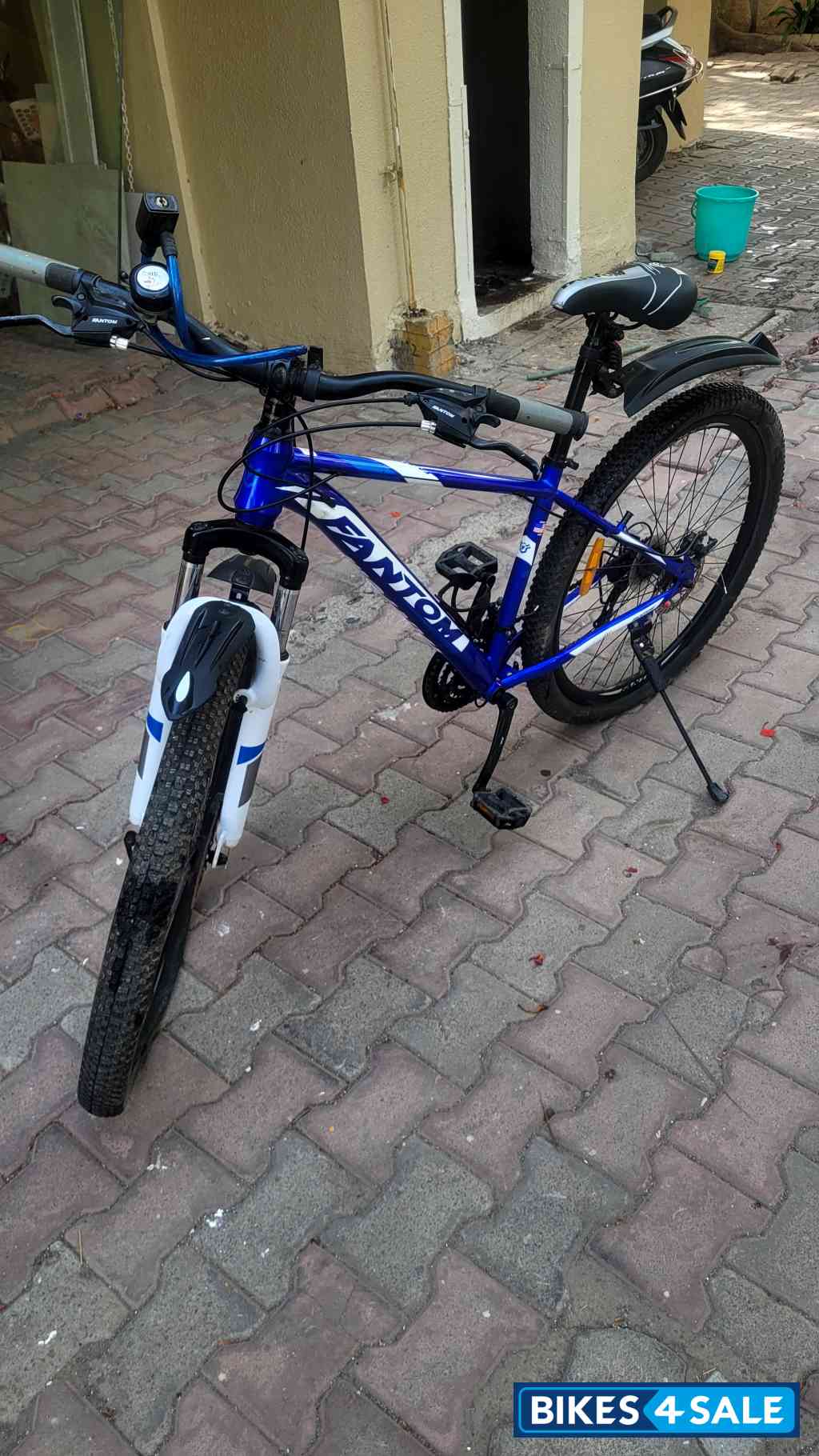 Blue Bicycle  Fantom