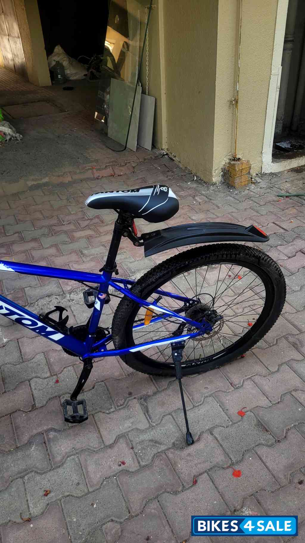 Blue Bicycle  Fantom