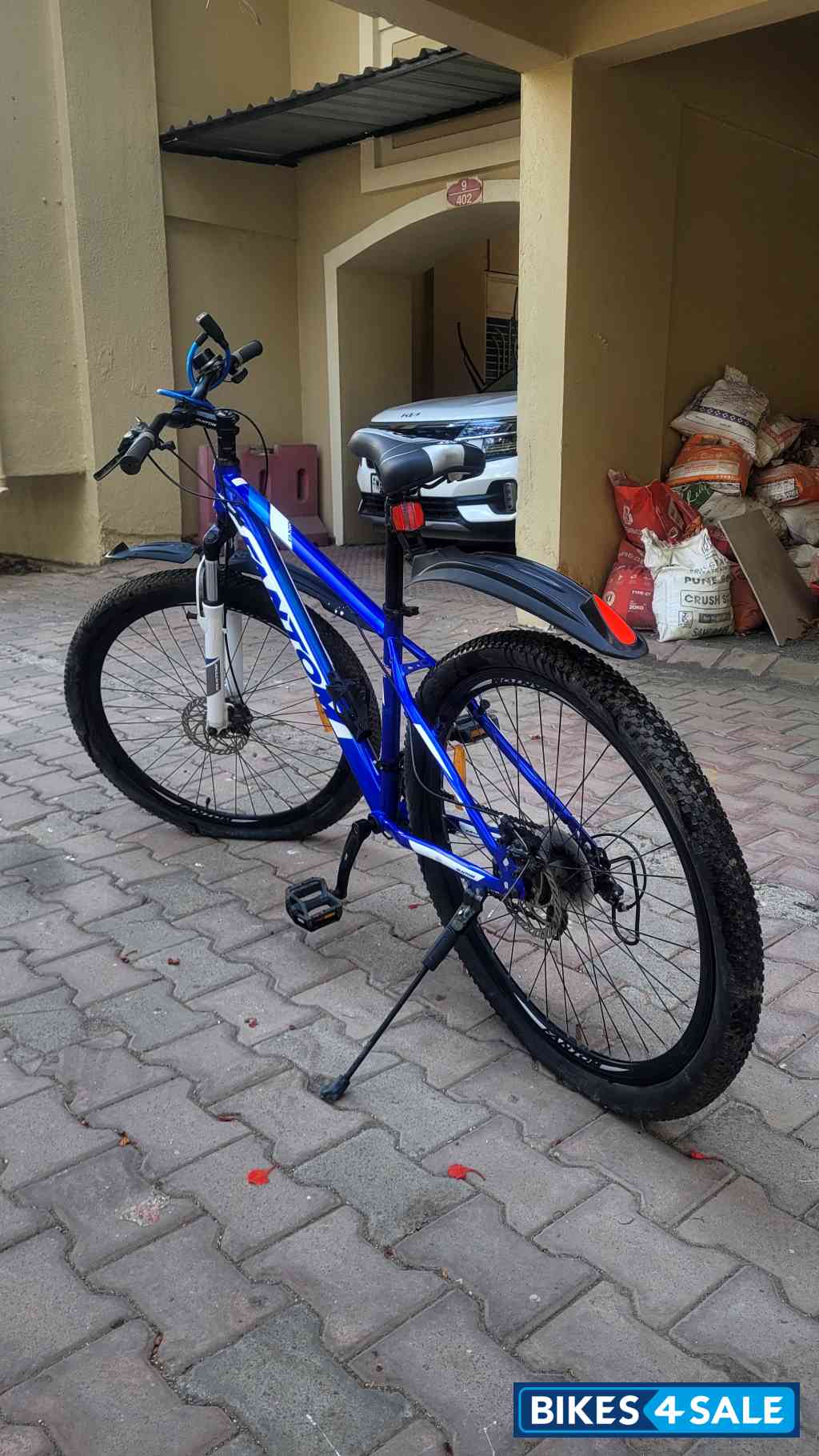 Blue Bicycle  Fantom