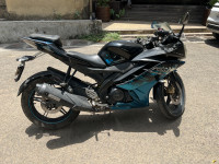 Special Edition Cyan Yamaha YZF R15 V2