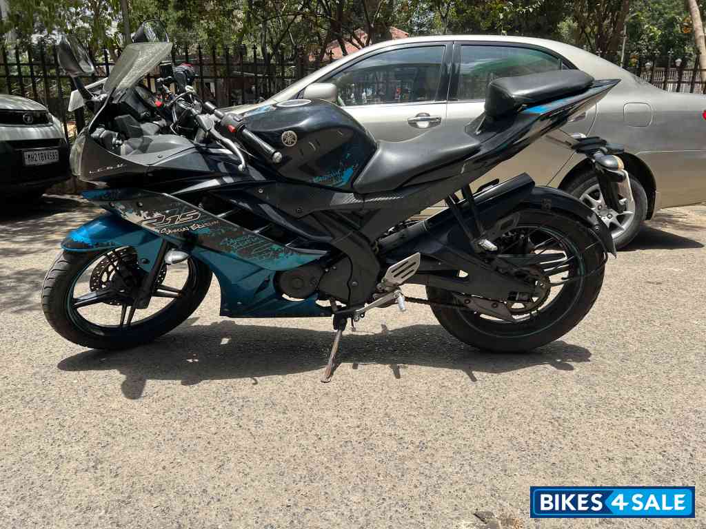 Special Edition Cyan Yamaha YZF R15 V2 Special Edition Cyan Yamaha YZF R15 V2